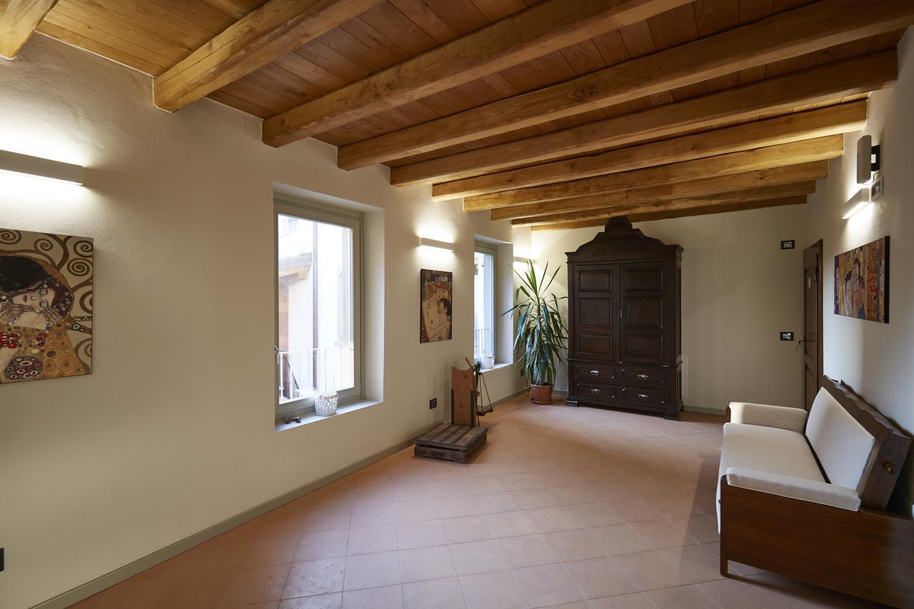 Palazzo Eleonora Bed & Breakfast Monasterolo del Castello Eksteriør bilde
